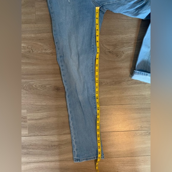 Levi’s 501 Skinny Jean - Light wash - Distressed - Picture 7 of 13